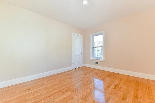 Building Photo - 31 Chipman St
