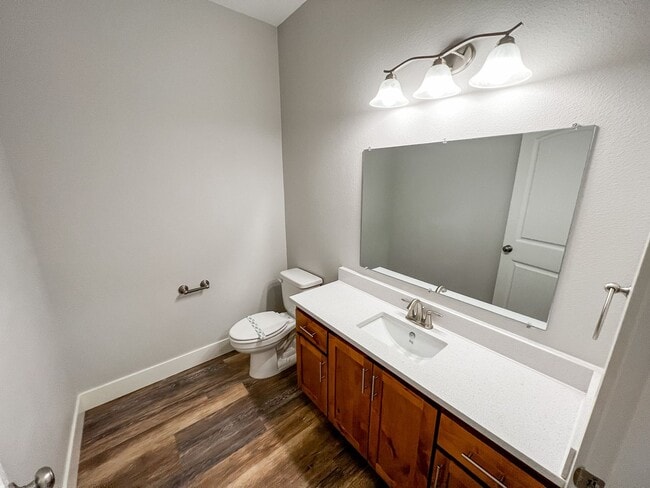 Building Photo - BIGFIR1069-1071