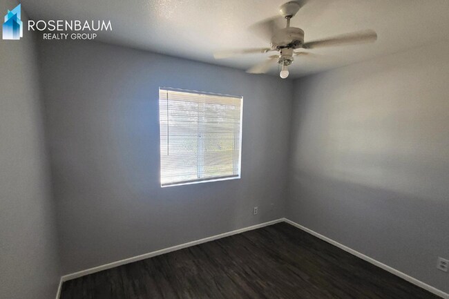 Building Photo - Charming 3-Beds, 1.25-Bath Single-Level Home in Apache Junction!