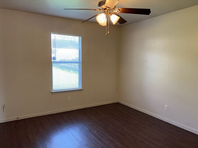Building Photo - 2005 Windward Dr