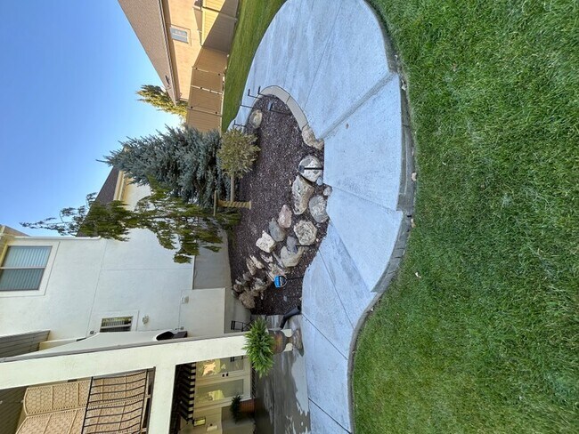 Building Photo - 404 N 1060 W
