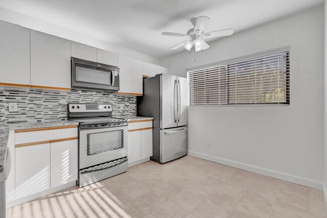 Building Photo - 15364 Lakes of Delray Blvd