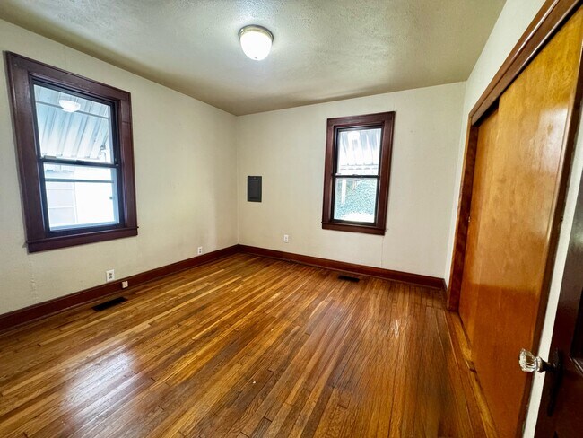 Building Photo - 1277 26th St