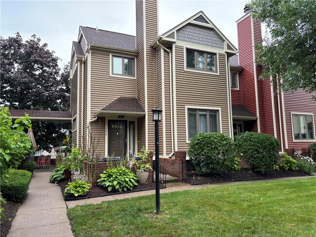 Building Photo - 346 Frederick Douglass St
