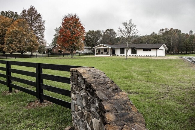 Building Photo - Hillsboro - Renovated Home for Lease