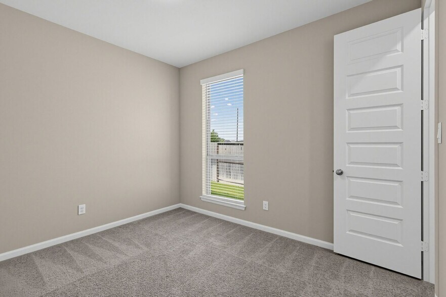 Building Photo - 5123 Morrison Dr