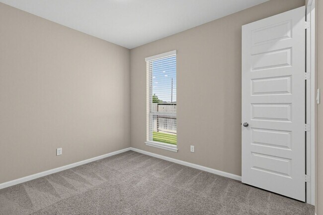 Building Photo - 5123 Morrison Dr