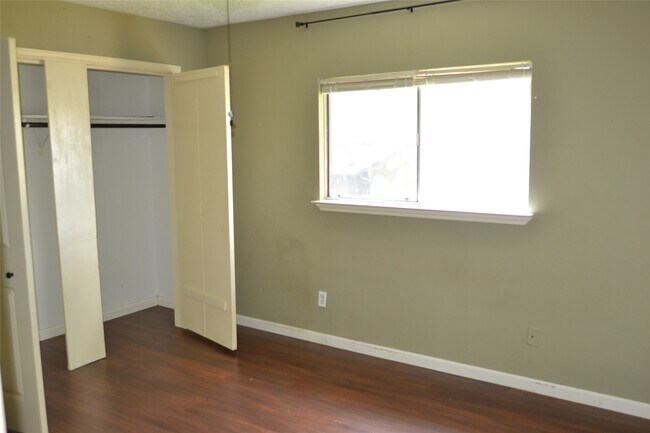 Building Photo - 12023 Woolford Dr