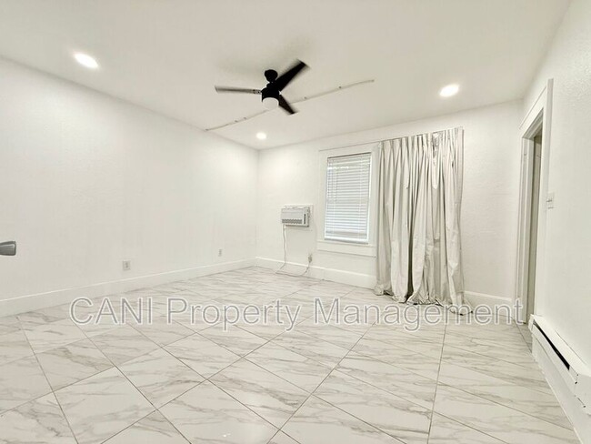 Building Photo - 507 N Ridgewood Ave