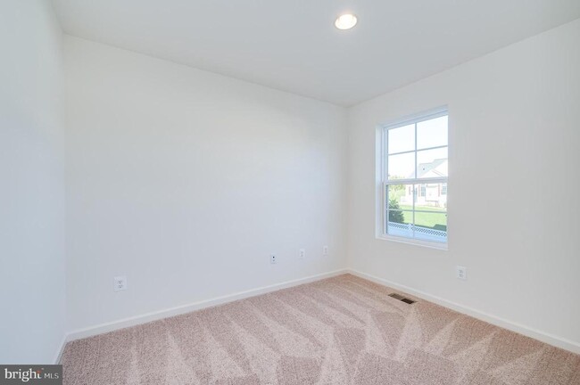 Building Photo - 192 Ludgate Mnr