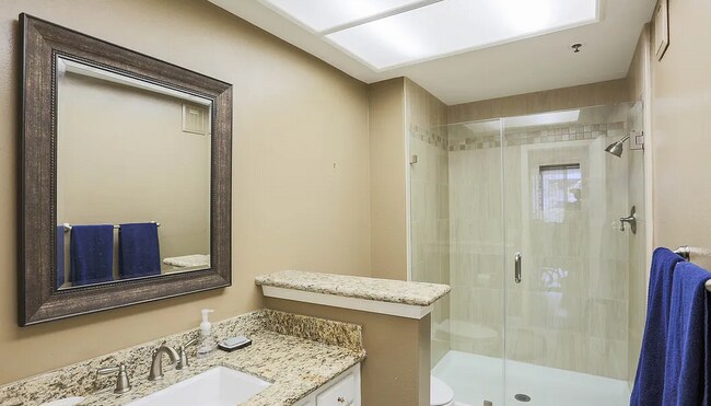 Building Photo - 880 W 1st St