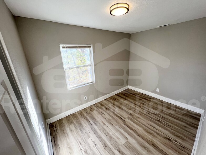 Building Photo - 6841 Walrond Ave