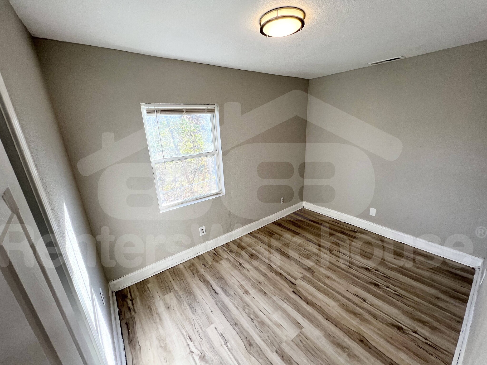 Building Photo - 6841 Walrond Ave