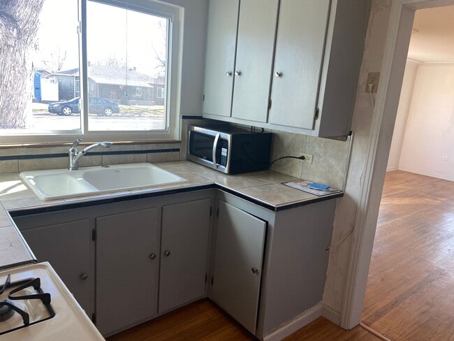 Building Photo - Beautiful 2 bedroom home in Chaffee Park with Huge Studio