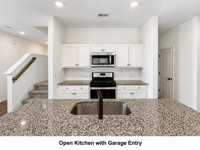 Building Photo - End Unit Townhome in Brookview Subdivsion in North Forsyth