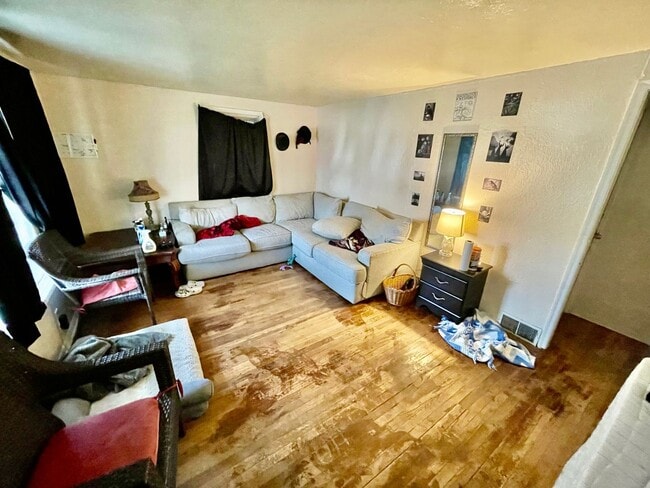 Building Photo - 2 bed 1 Bath- Aliquippa PA