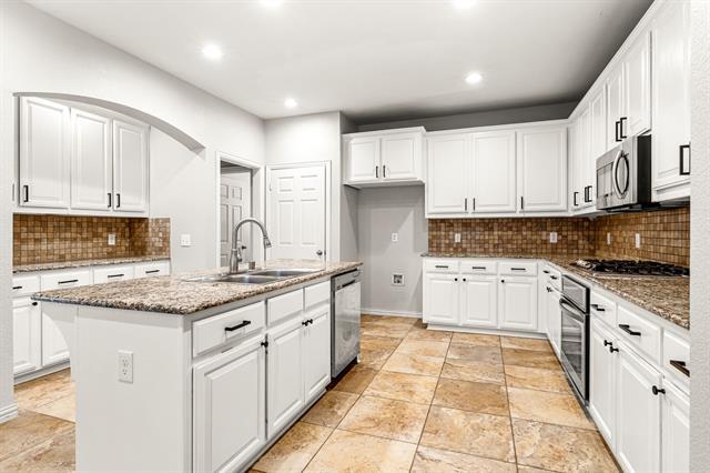 Building Photo - 2727 Breezy Point Ln