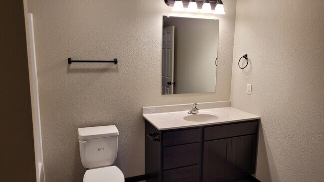 Building Photo - 628 Abraham Ct