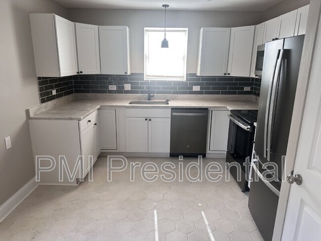 Building Photo - 1507 Foster Rd