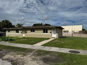 Building Photo - 20923 SW 117th Ave