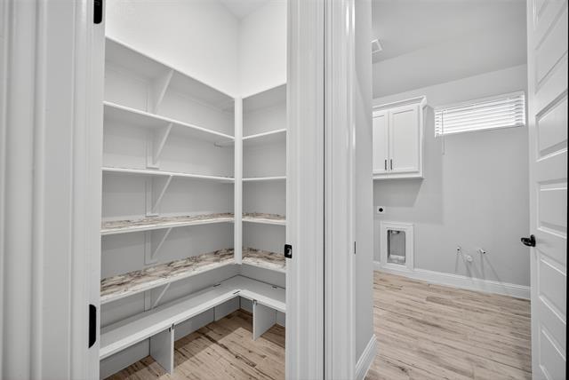 Building Photo - 2410 Topaz Dr