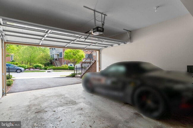 Building Photo - 8506 Pine Springs Dr