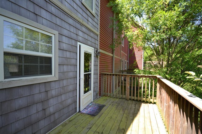 Building Photo - 2848 W Redstone Dr