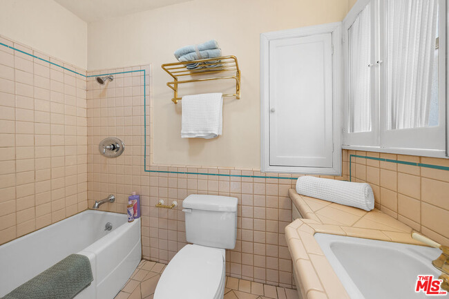 Building Photo - 2413 Argosy Way