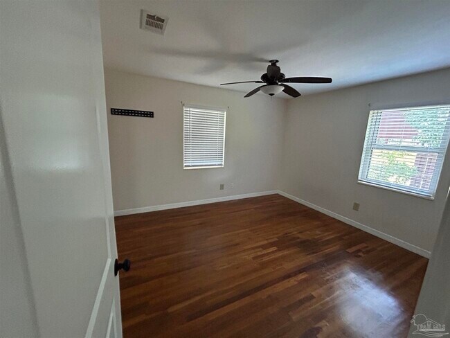 Building Photo - 1240 Dunmire St