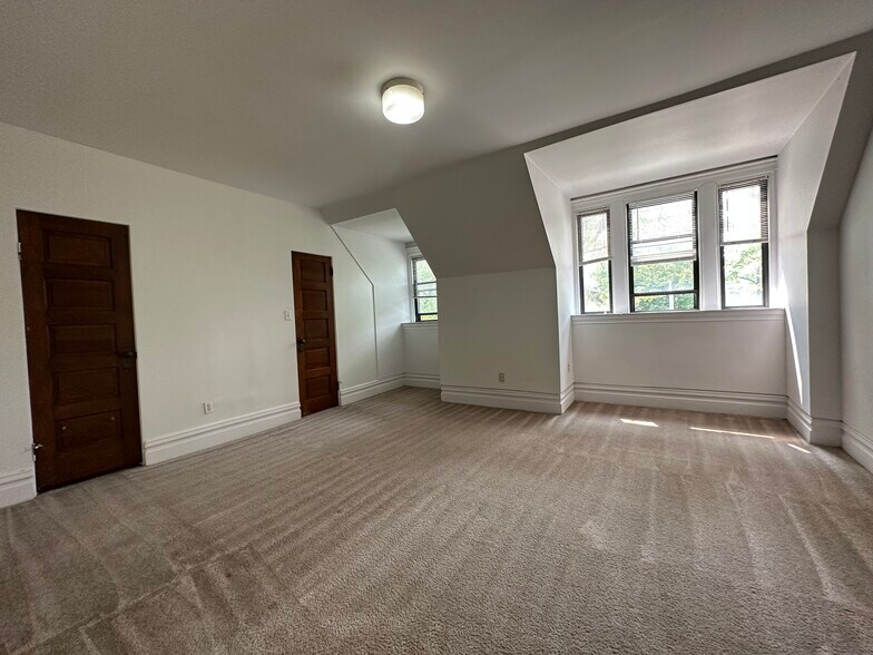 4821 Center Ave #2 - 4821 Centre Ave