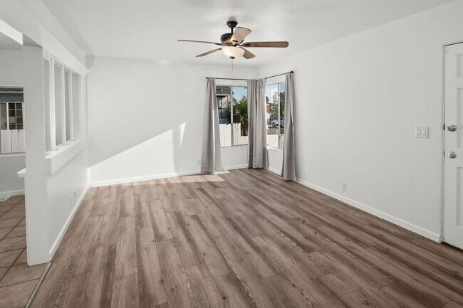 Building Photo - Emerson St