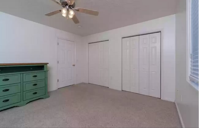 Building Photo - 2 bed 1.5 bath unit in the Meadows-$100 of...