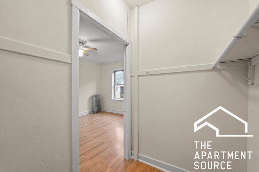 Building Photo - 2539 N Sawyer Ave