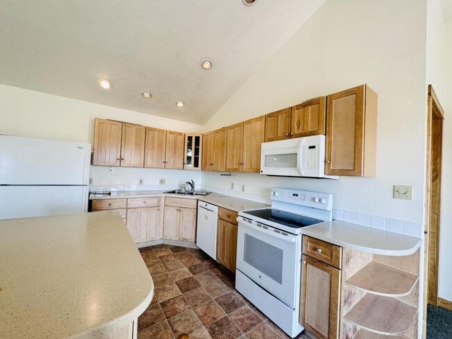 Building Photo - 3675 Juniper Dr