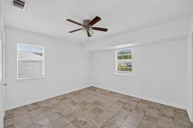 Building Photo - 909 Rosewood Hills Dr