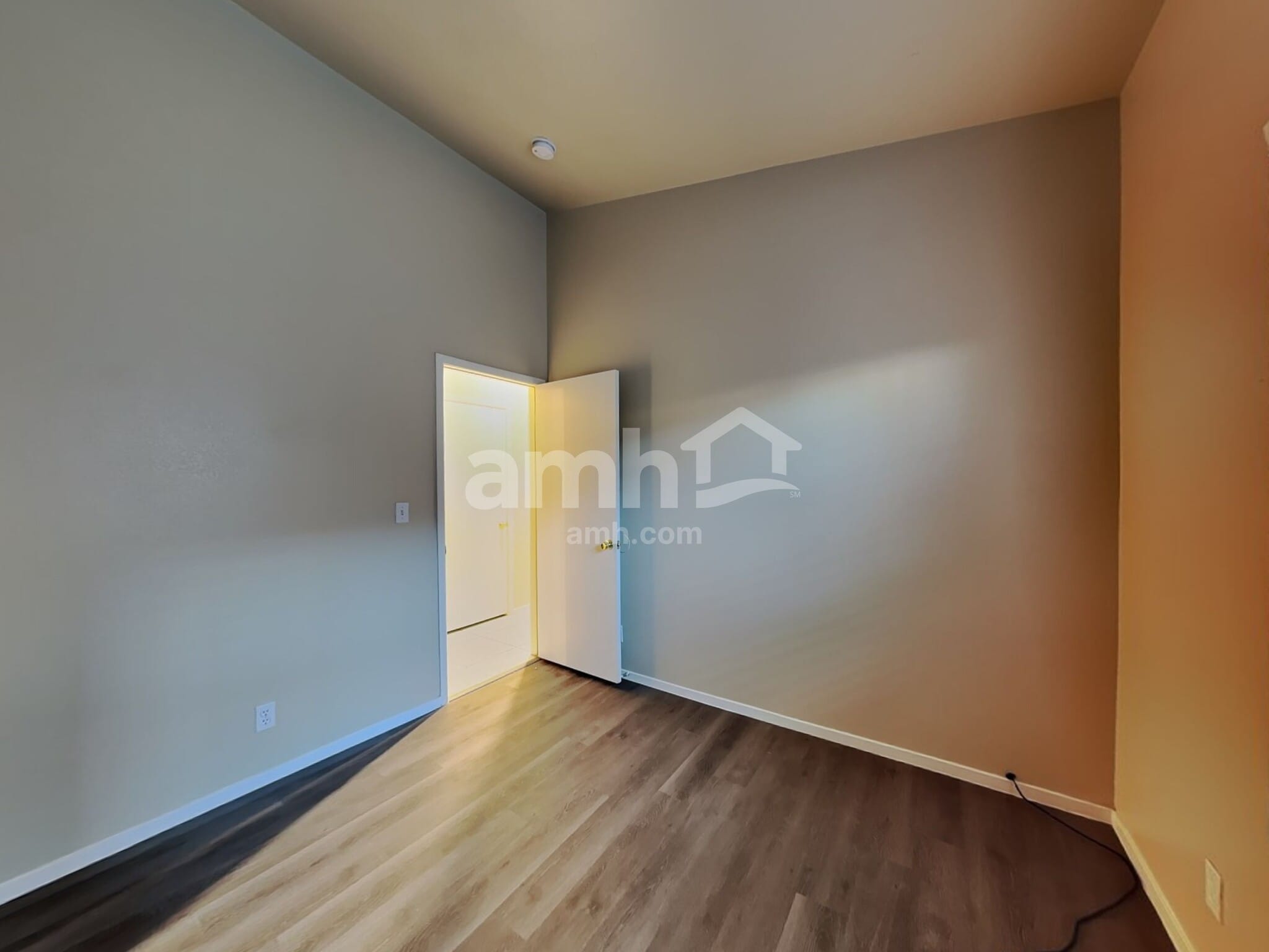 Building Photo - 8340 Spruce Meadows Ave