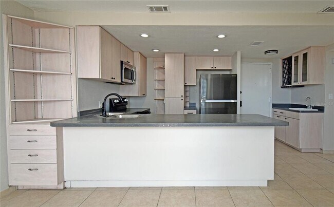 Building Photo - 4015 Bayshore Blvd