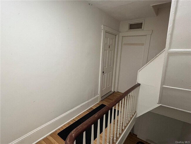 Building Photo - 172 Grand St