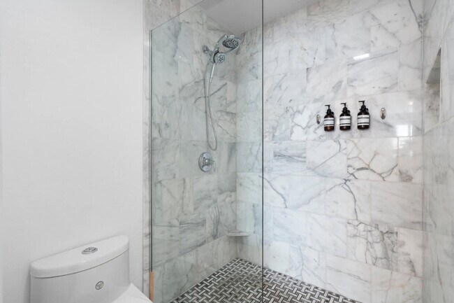 Building Photo - 7950 E Starlight Way