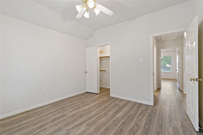 Building Photo - 1010 Sussex Trail