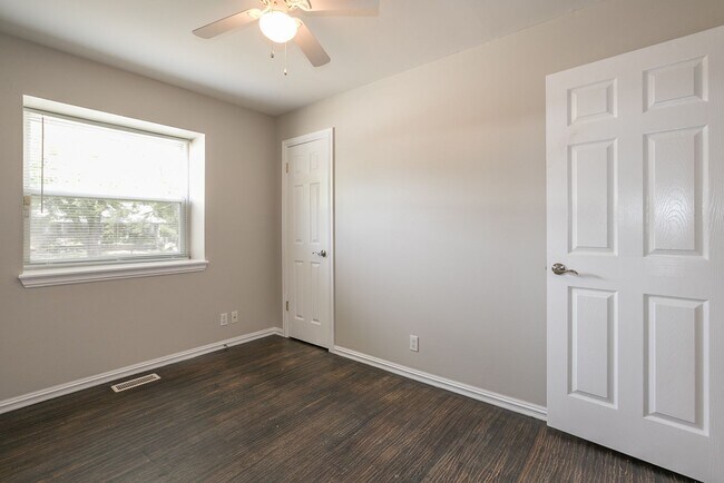 Building Photo - Cute Tulsa Home Coming Soon! 3 bedrooms and 1 bath