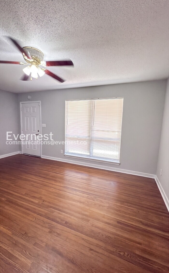 Building Photo - 733 Glen Ridge Dr