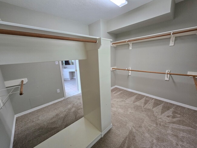 Building Photo - 2126 Blue Water Bay Dr