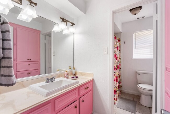 Building Photo - 2214 Deer Valley Dr