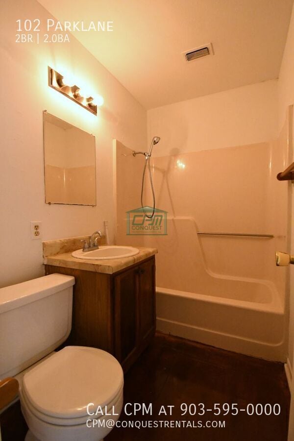 Building Photo - 102 Parklane-