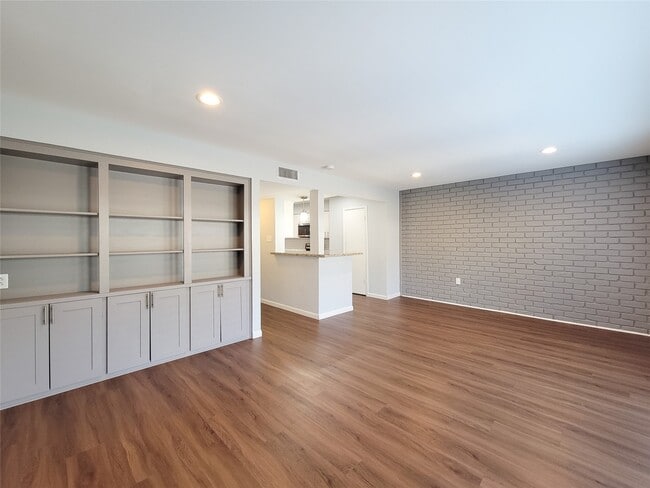 Building Photo - 13168 Trail Hollow Dr