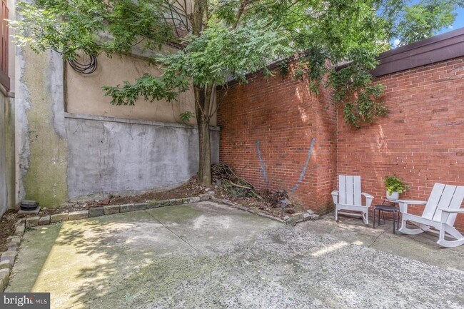 Building Photo - 1616 Fairmount Ave