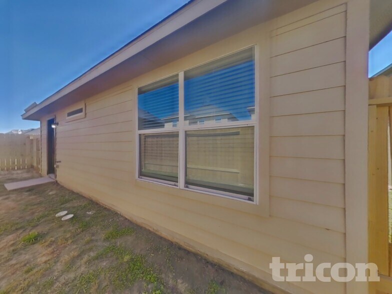 Building Photo - 2331 Gianna Way