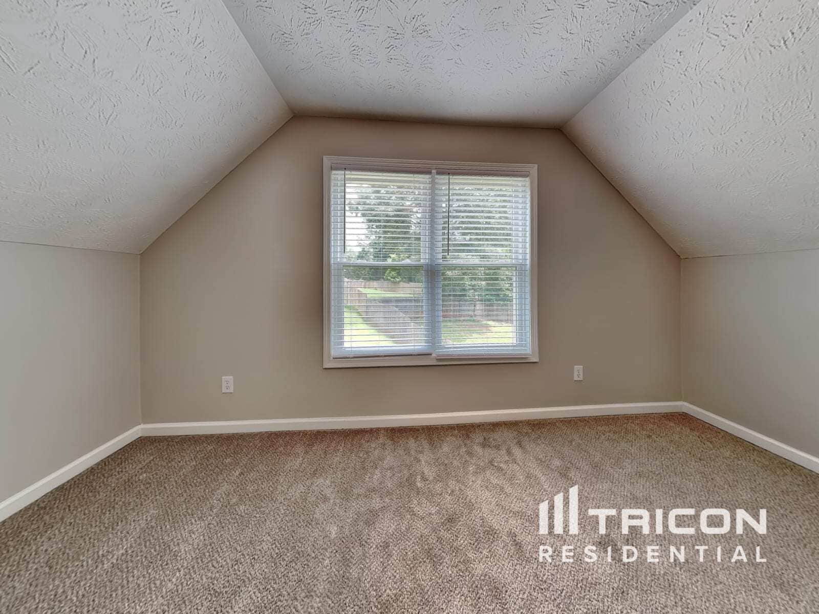 Building Photo - 2700 Peachtree Parc Ln