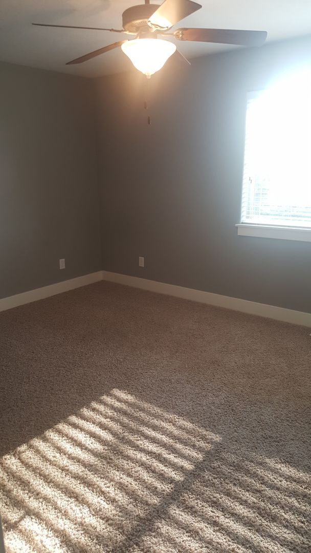 Building Photo - Snellgrove Townhome